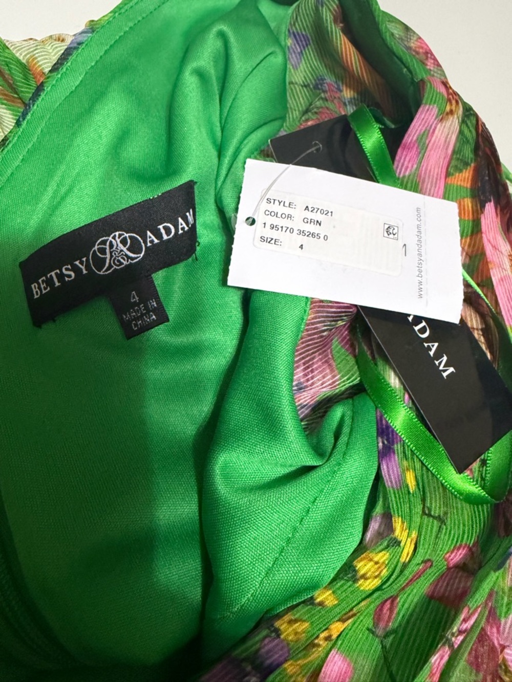 Betsy & Adam Sz 4  Floral Long Sleeve Cold Shoulder Pleated Gown Formal Green - Picture 14 of 15